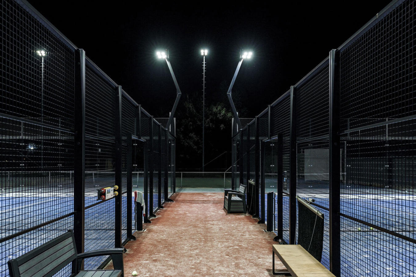 Lumosa LED lighting for Padel - Shot Zeist