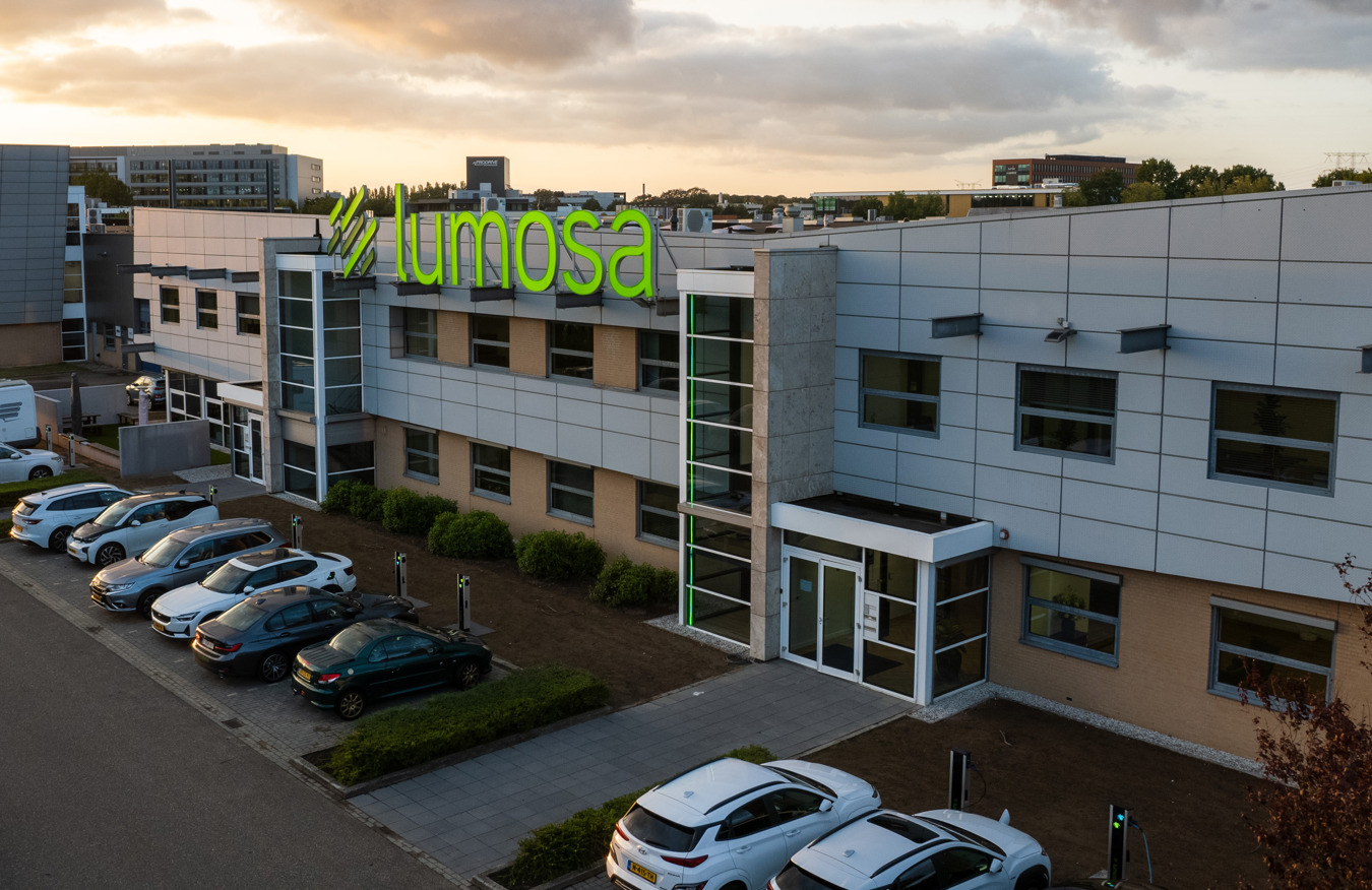 Front view of Lumosa headquarters in Son